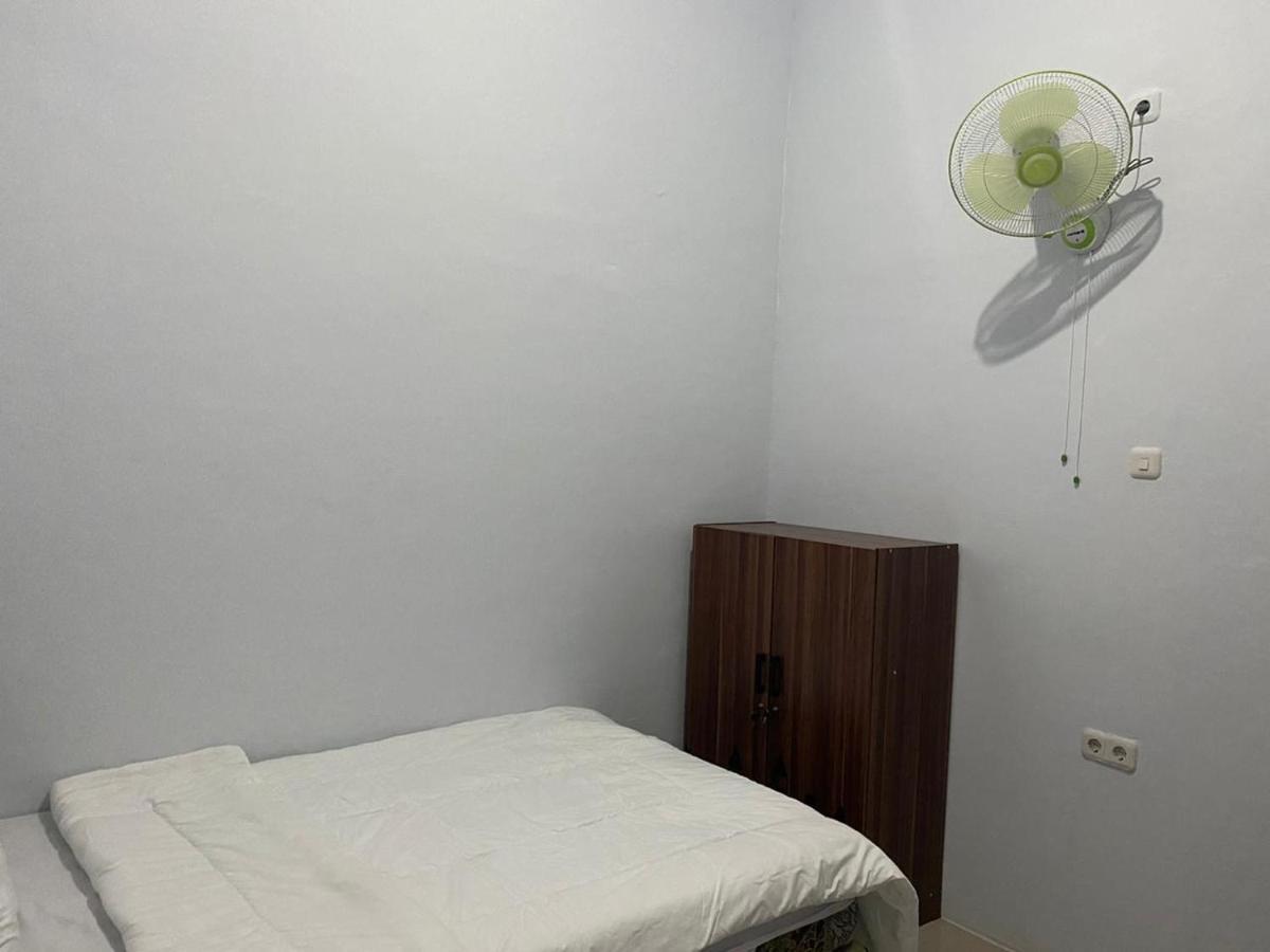 Khalisa Home Syariah Pontianak Kültér fotó